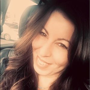 Meet your Posher, Elana